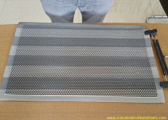 Βιομηχανικό λαστιχένιο φύλλο PVC στερεάς υποστήριξης μήκος 12 - 15m εύκολο να καθαρίσει